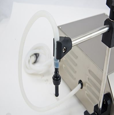 Máquina semiautomática de enchimento e tampa de líquidos para óleo, água potável, bebida vinícola